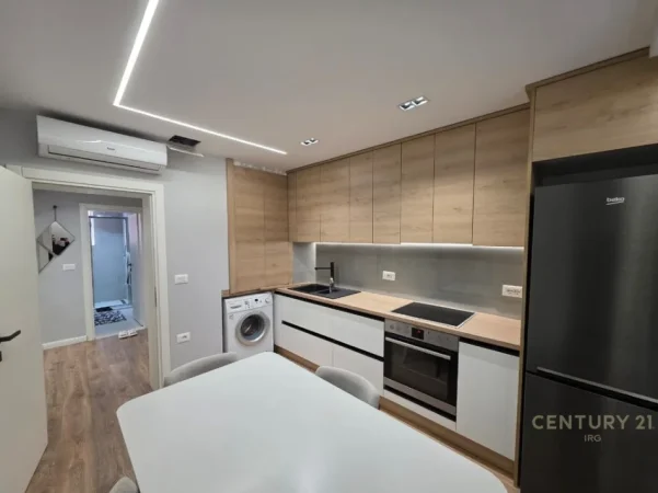 Tirane, jepet me qera apartament 1+1+Aneks+Ballkon Kati 3, 60 m² 850 € 