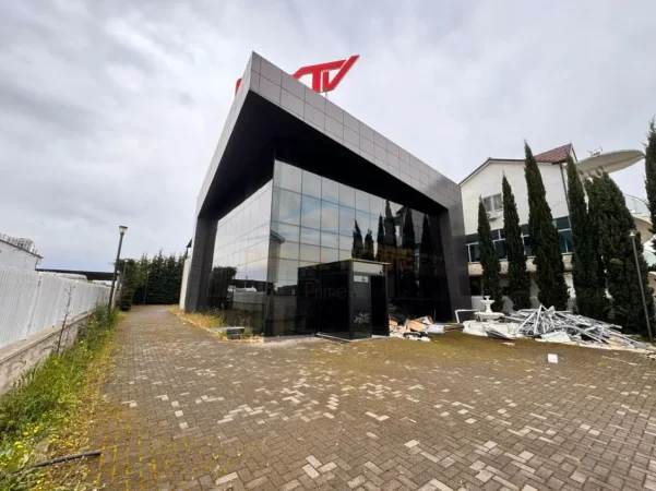 Tirane, jepet me qera ambient biznesi, 767 m² 3.000 €