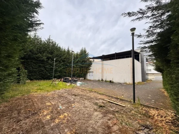 Tirane, jepet me qera ambient biznesi, 767 m² 3.000 €