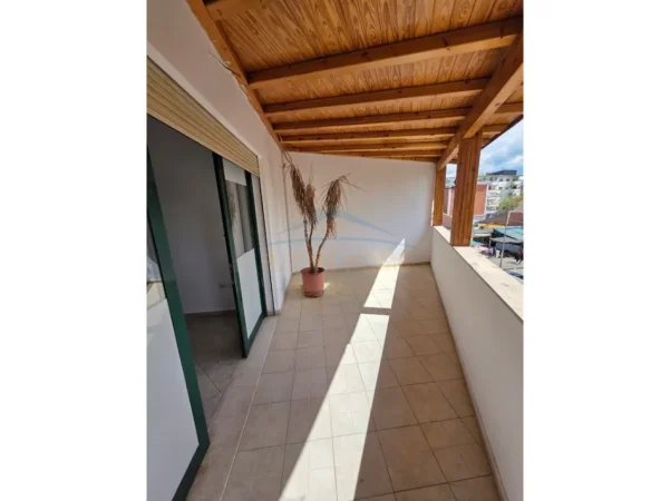 Tirane, jepet me qera apartament Kati 2, 95 m² 1.200 €