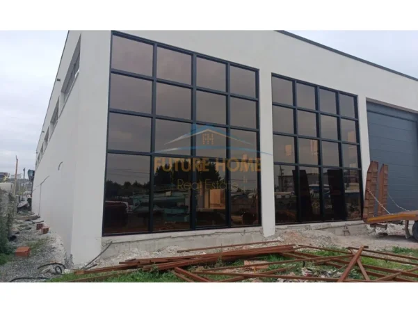 Tirane, jepet me qera Kapanon, 1.000 m² 4.000 €