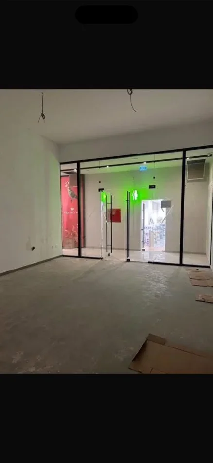 Tirane, shes ambjent biznesi Kati 0, 62 m² 250.000 € (Rruga e Kavajes Tirana Garden Building)