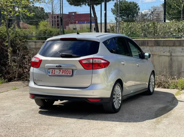 Tirane, shes makine FORD C MAX Nafte, gri metalizato manuale Klima 176.000 km 4.900 €