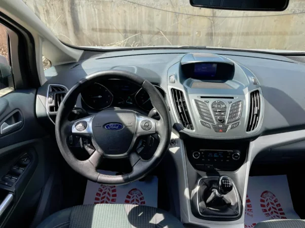 Tirane, shes makine FORD C MAX Nafte, gri metalizato manuale Klima 176.000 km 4.900 €