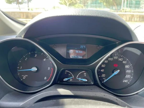 Tirane, shes makine FORD C MAX Nafte, gri metalizato manuale Klima 176.000 km 4.900 €