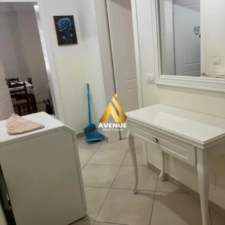 Tirane, jepet me qera apartament 1+1 Kati 4, 450 € (Rruga loni ligori)