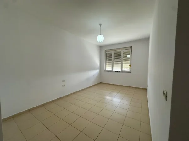 Tirane, shitet apartament 2+1+Ballkon Kati 7, 98 m² 1.225.000 € (rruga Kastriotet)