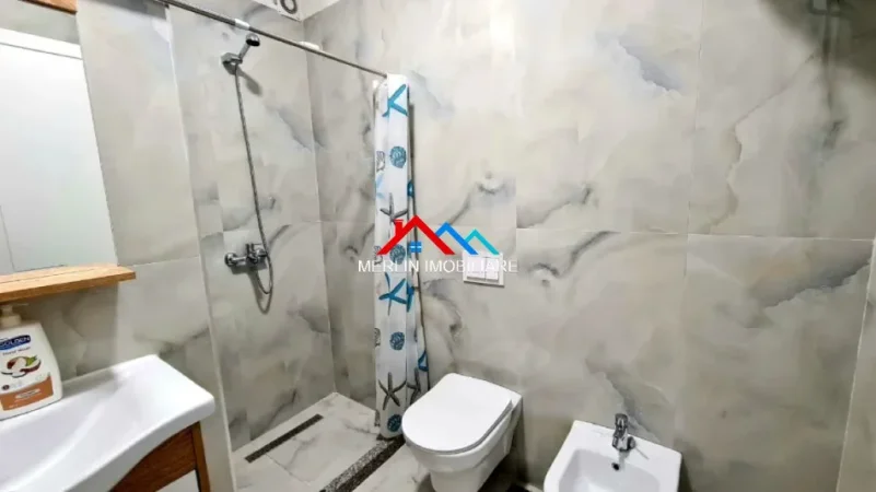 Tirane, jepet me qera apartament 1+1+Ballkon Kati 7, 64 m² 670 € (RRUGA MARIE KRAJA,PORCELAN)