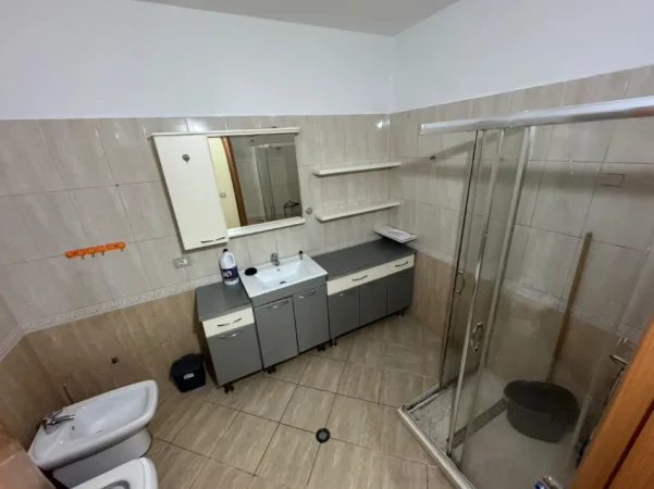 Shqiperi, jepet me qera apartament 2+1 Kati 5, 110 m² 500 € (Astir)