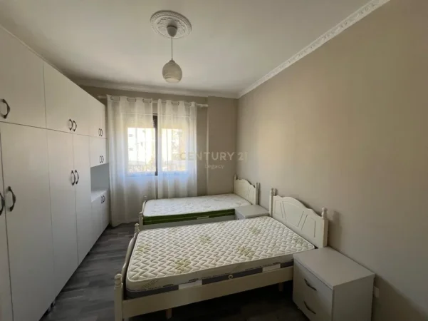 Tirane, jepet me qera apartament 2+1 Kati 2, 85 m² 550 € 
