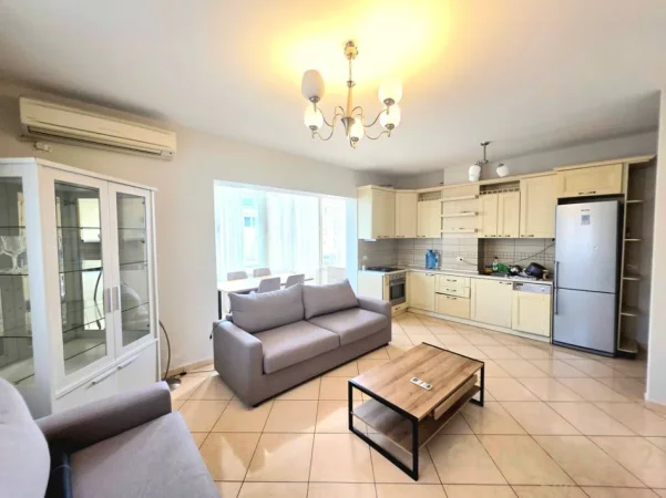 Tirane, jepet me qera apartament 2+1 Kati 4, 113 m² 700 € 