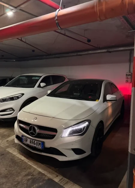 Tirane, shitet makine Mercedes Benz Nafte, e bardhë automatik Klima 150.000 km 11.000 €