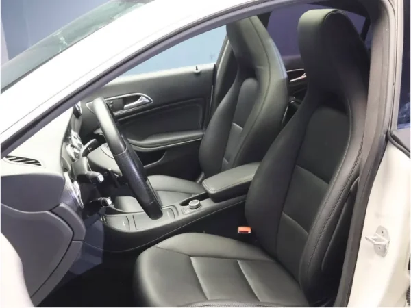 Tirane, shitet makine Mercedes Benz Nafte, e bardhë automatik Klima 150.000 km 11.000 €