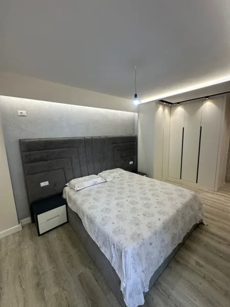 Tirane, shitet apartament 2+1 Kati 3, 127 m² 220.000 € (Astir)