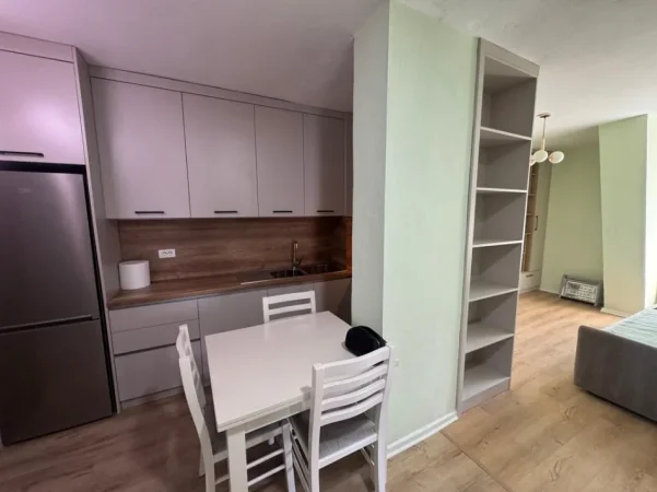 Tirane, shitet apartament 2+1+Ballkon Kati 5, 94 m² 190.000 € (Rruga e Kavajes)