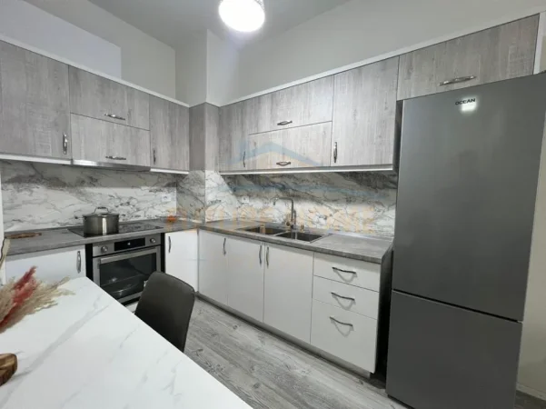 jap me qera apartament 2+1+Ballkon Kati 2, 100 m² 600 € (GOLDEN PARK)