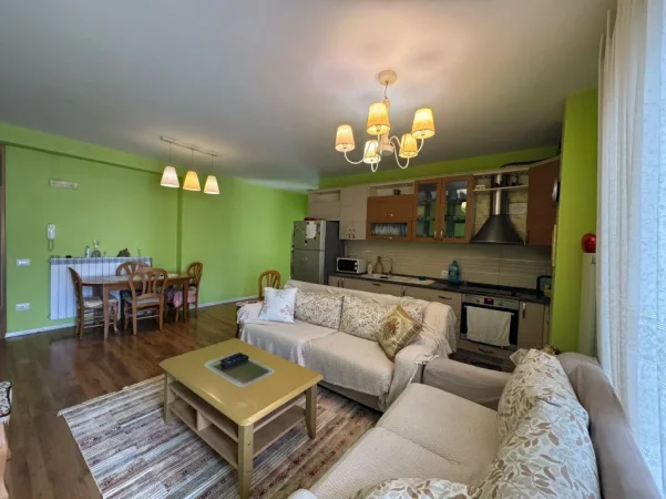 Tirane, jepet me qera 2+1 , 