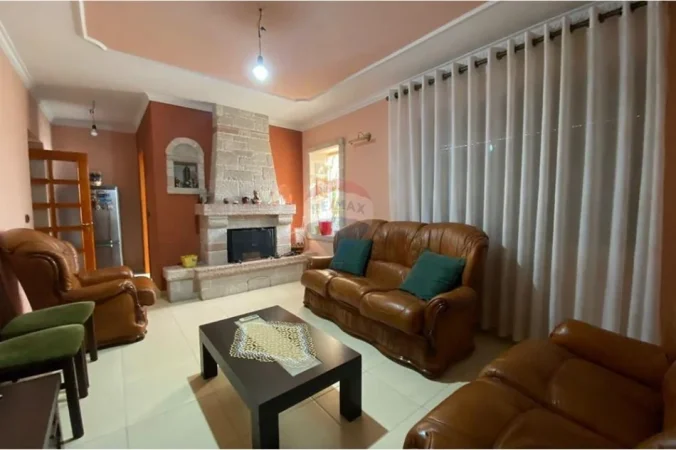 Tirane, shitet apartament , 152 m² 220.000 € (Rruga Kont Leopold Bertold, Tiranë)