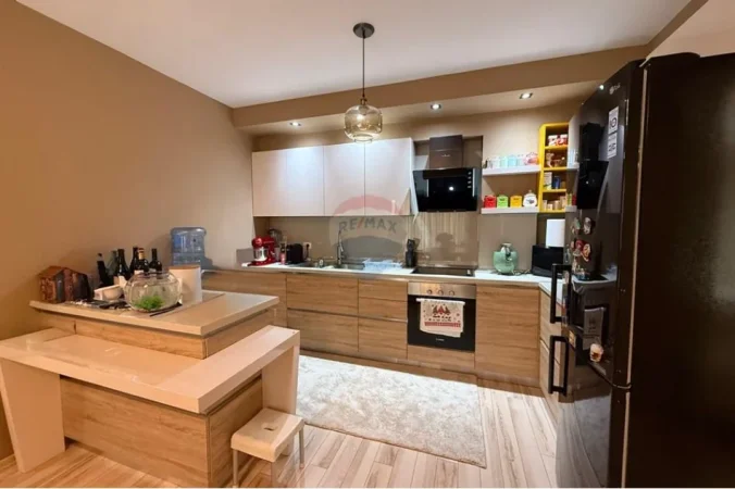 Tirane, shitet apartament , 100 m² 223.000 € 