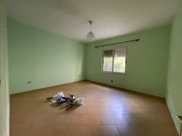 Tirane, jepet me qera Vile 2+1+Ballkon Kati 2, 120 m² 600 € (Allias/Rr.Ilia Xhokaxhi)