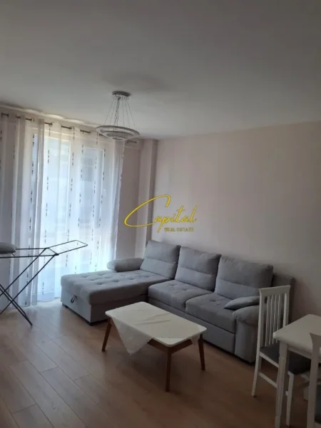 Tirane, jepet me qera apartament 2+1 Kati 4, 100 m² 650 € (ISH FUSHA AVIACIONIT)