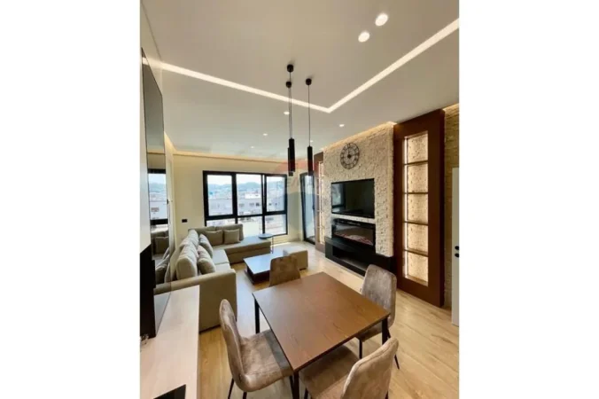 Tirane, jepet me qera 1+1 Kati 9, 76 m² 900 € 