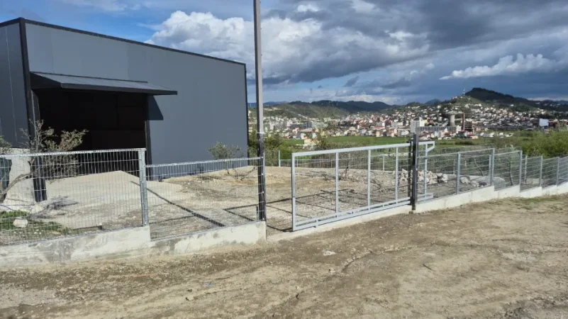 Tirane, jepet me qera ambjent biznesi Kati 0, 250 m² 1.200 € (FUSHE MEZEZ)