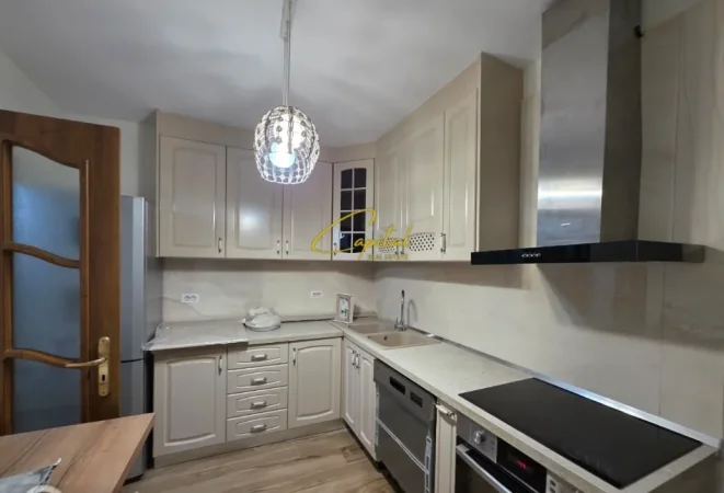 Tirane, jepet me qera apartament 4+1 Kati 3, 120 m² 1.200 € (RRUGA MINE PEZA)