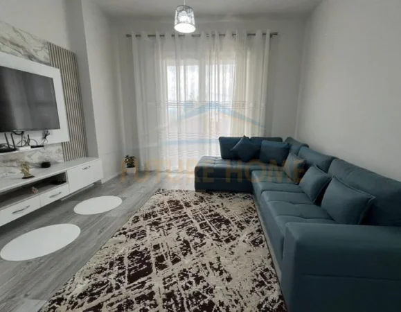 Tirane, jepet me qera apartament 2+1 , 100 m² 600 € (Kompleksi Golden Park)