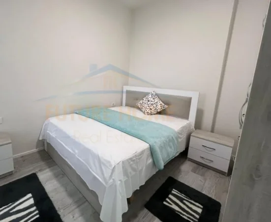 Tirane, jepet me qera apartament 2+1 , 100 m² 600 € (Kompleksi Golden Park)