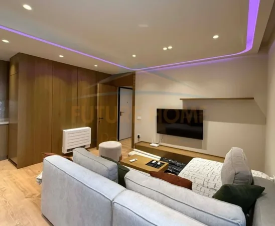 Tirane, jepet me qera apartament 1+1 Kati 1, 80 m² 700 € (Unaza e re)