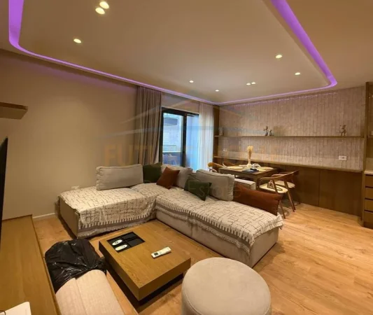 Tirane, jepet me qera apartament 1+1 Kati 1, 80 m² 700 € (Unaza e re)