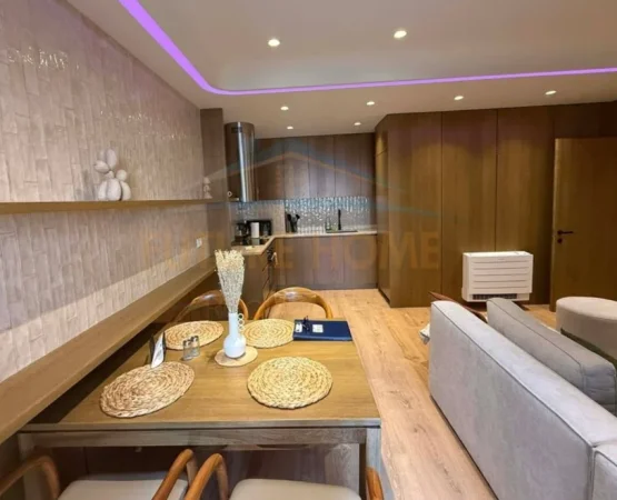 Tirane, jepet me qera apartament 1+1 Kati 1, 80 m² 700 € (Unaza e re)