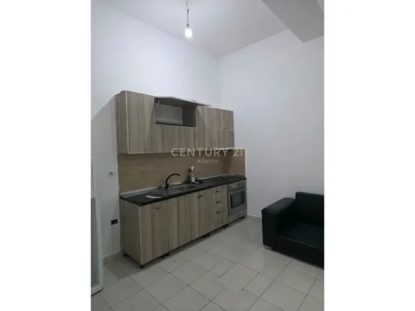 Durres, jepet me qera apartament 2+1 Kati 1, 80 m² 350 € 