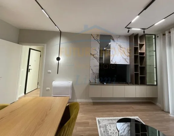 Tirane, jepet me qera apartament 1+1+Ballkon Kati 3, 76 m² 750 € (Kopshti zoologjik)
