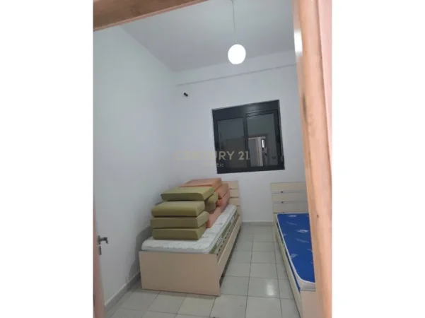 Durres, jepet me qera apartament 2+1 Kati 1, 80 m² 350 € 