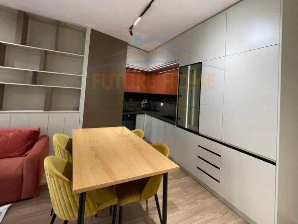 Tirane, jepet me qera apartament 1+1+Ballkon Kati 3, 76 m² 750 € (Kopshti zoologjik)
