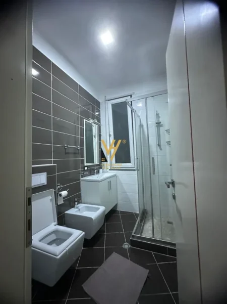 Tirane, jepet me qera apartament 2+1+Ballkon Kati 4, 115 m² 1.050 € (KOPSHTI BOTANIK)