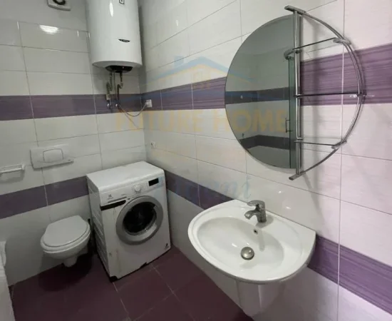 Tirane, jepet me qera apartament 1+1+Ballkon Kati 6, 77 m² 750 € (Kompleksi Kontakt)