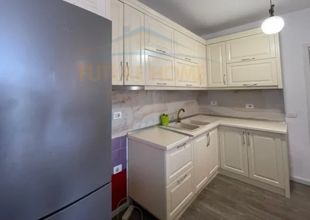 Tirane, jepet me qera apartament 1+1+Ballkon Kati 6, 77 m² 750 € (Kompleksi Kontakt)