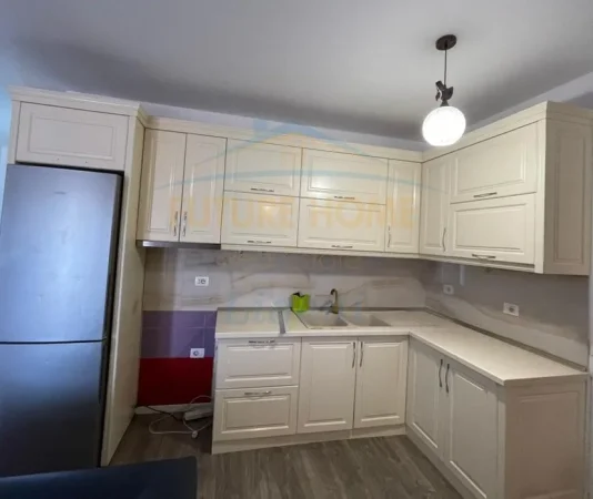Tirane, jepet me qera apartament 1+1+Ballkon Kati 6, 77 m² 750 € (Kompleksi Kontakt)