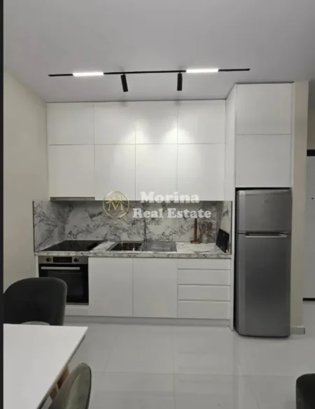 Tirane, jepet me qera apartament 1+1 Kati 5, 60 m² 450 € (Univers City)