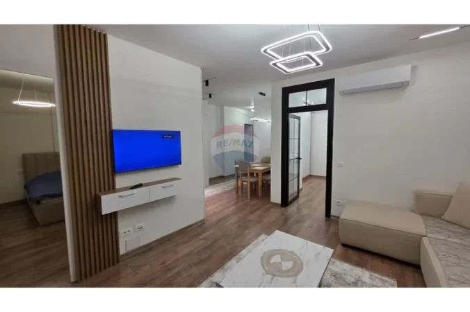 Tirane, jepet me qera apartament 2+1 Kati 3, 85 m² 800 € 