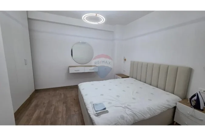 Tirane, jepet me qera apartament 2+1 Kati 3, 85 m² 800 € 