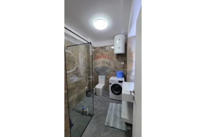 Tirane, jepet me qera apartament 2+1 Kati 3, 85 m² 800 € 