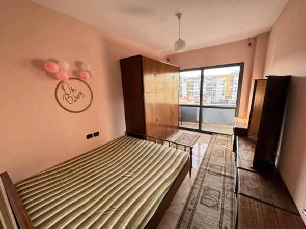 Tirane, jepet me qera apartament 1+1 Kati 4, 70 m²