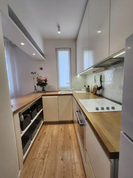 🌟 Hera e parë me Qira – Apartament Luxury 1+1 në Zemër të Qendrës (📍Myslym Shyri – Taiwani) 60m² Kati 4, Çmimi : 68,000Leke/Muaj 🔥