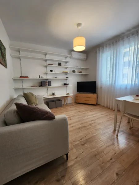 🌟 Hera e parë me Qira – Apartament Luxury 1+1 në Zemër të Qendrës (📍Myslym Shyri – Taiwani) 60m² Kati 4, Çmimi : 68,000Leke/Muaj 🔥