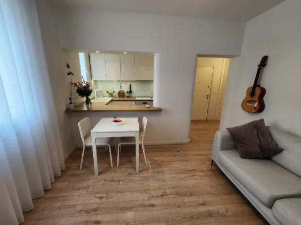 🌟 Hera e parë me Qira – Apartament Luxury 1+1 në Zemër të Qendrës (📍Myslym Shyri – Taiwani) 60m² Kati 4, Çmimi : 68,000Leke/Muaj 🔥