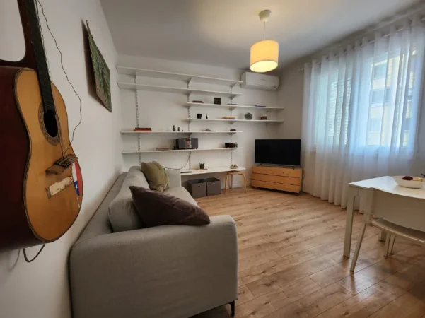 🌟 Hera e parë me Qira – Apartament Luxury 1+1 në Zemër të Qendrës (📍Myslym Shyri – Taiwani) 60m² Kati 4, Çmimi : 68,000Leke/Muaj 🔥